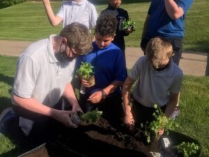 Kids-ar-garden-300x225_Proccesed_Zero2